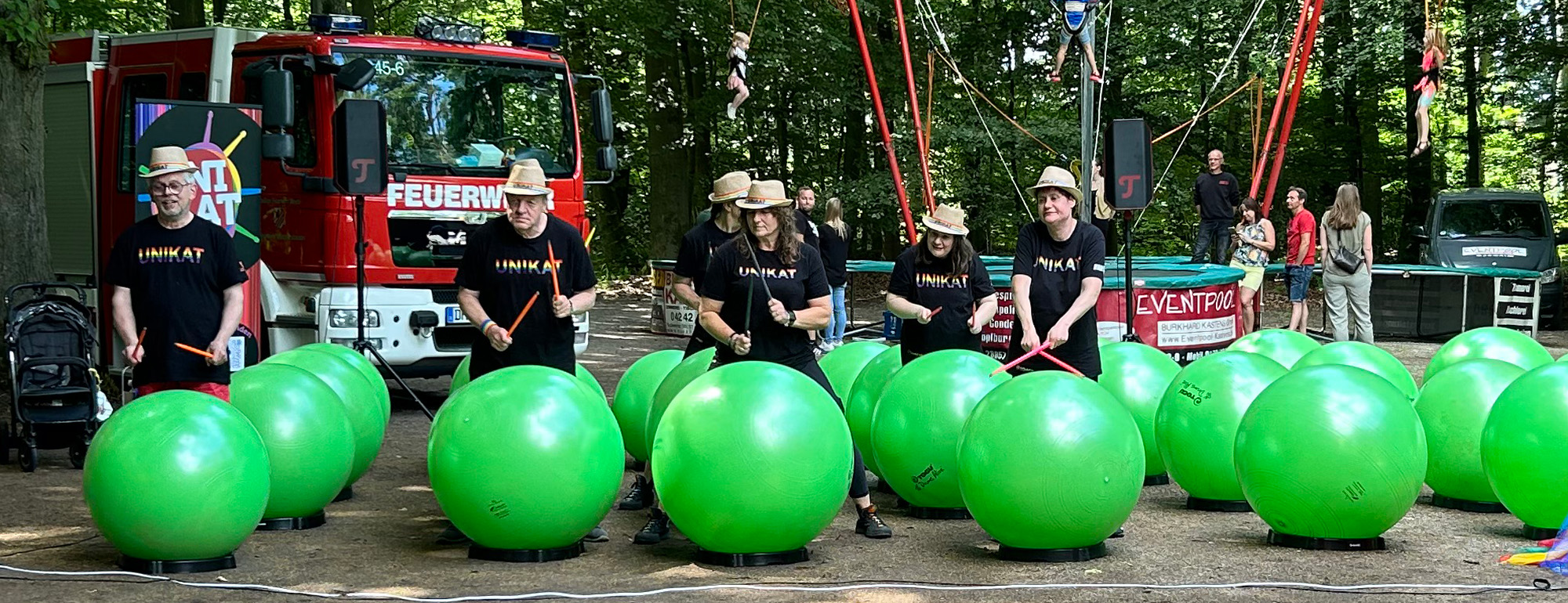 Die Trommelgruppe „Unikat“ präsentiert sich